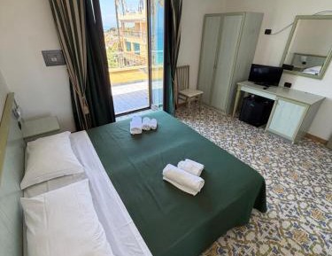 Double Room with Balcony and Sea View