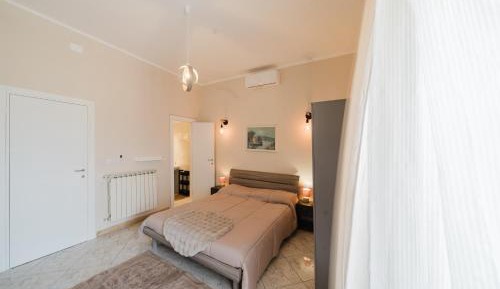 Three-Bedroom Deluxe Apartment