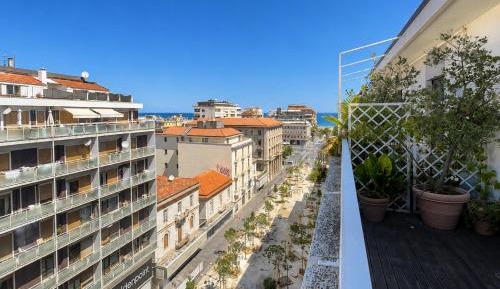 Two-Bedroom Apartment with Sea View