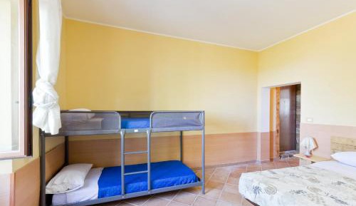 Basic Triple Room with Shared Bathroom
