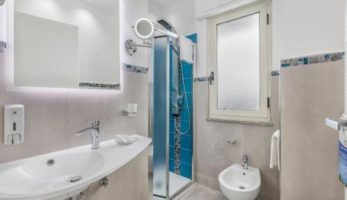 Deluxe Triple Room with Sea View