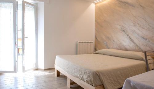 Deluxe Double Room with Balcony and Sea View