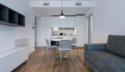 One-Bedroom Apartment with Balcony