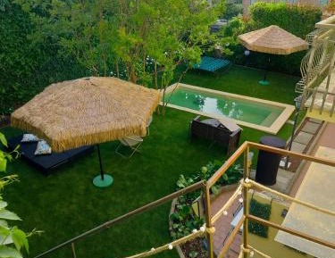 Apartment with Garden View