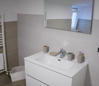 One-Bedroom Apartment with Garden