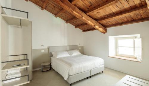 Deluxe Double Room with Shower