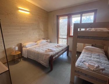 Two-Bedroom Apartment with Mountain View