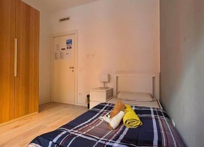 Single Room with Shared Bathroom