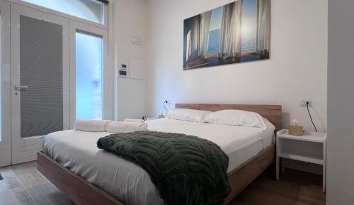 Deluxe Double Room with Shower
