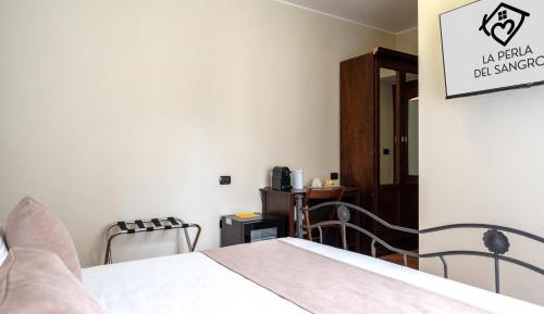 Double Room (1 Adult + 1 Child)
