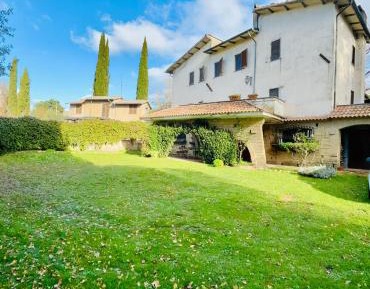 Villa with Garden View
