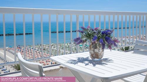 Quadruple Room with Sea View