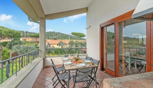 Apartment with Balcony