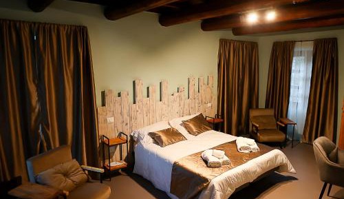 Double or Twin Room with Private Bathroom