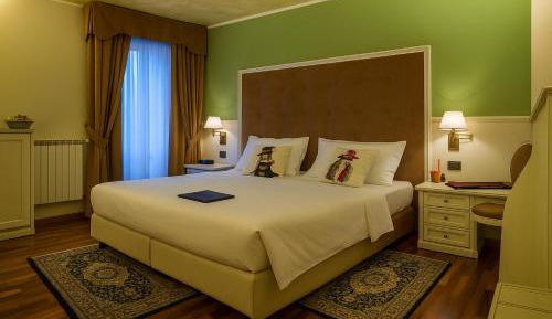Deluxe Double or Twin Room