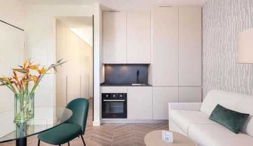 Deluxe Apartment - Separate Building