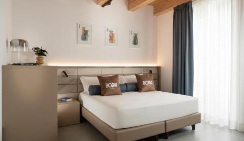 Deluxe Double or Twin Room with City View