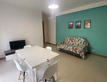 Deluxe One-Bedroom Apartment