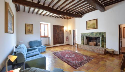 Ten-Bedroom Holiday Home
