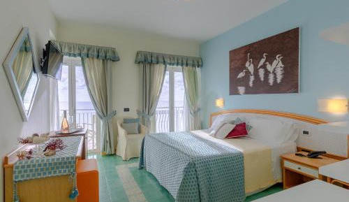 Double Room with Balcony and Sea View