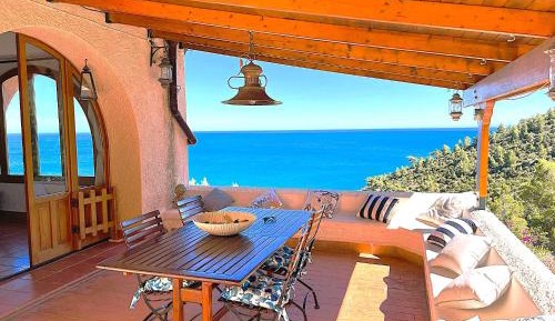 Deluxe Villa