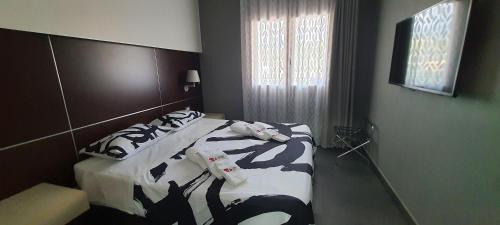 One-Bedroom Apartment with Balcony and Mountain View  
