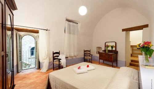 One-Bedroom Standard Apartment