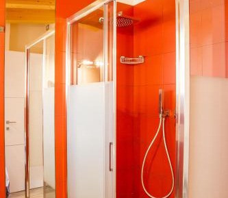 Deluxe One-Bedroom Apartment