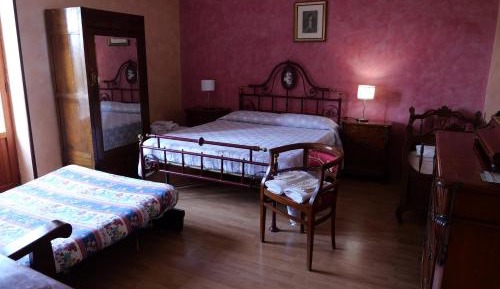 Quadruple Room with Private Bathroom