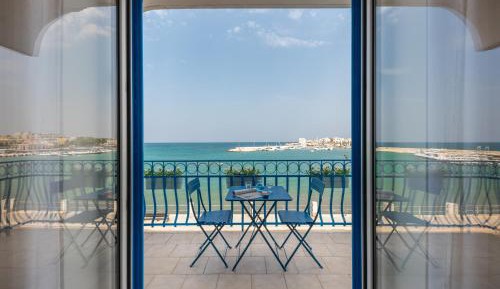 Two-Bedroom Apartment with Balcony and Sea View