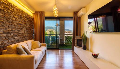 Deluxe Apartment
