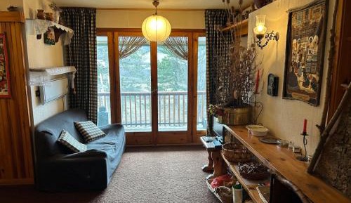 Three-Bedroom Apartment with Balcony