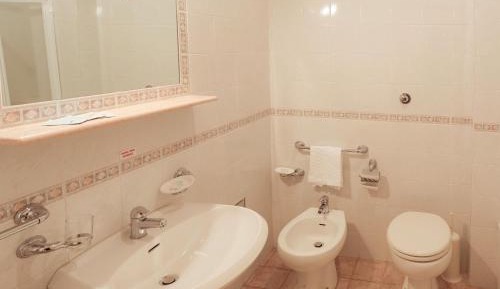 Superior Family Room (2 Adults + 2 Children)
