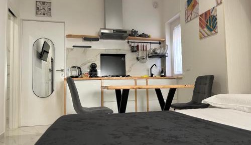Deluxe Studio