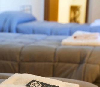 Single Bed in Mixed Dormitory Room