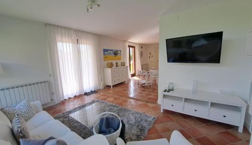 One-Bedroom Apartment with Garden View