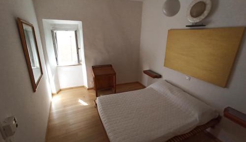 Deluxe Room (2 Adults + 1 Child)