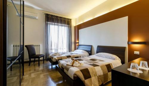 Twin Room with Private Bathroom