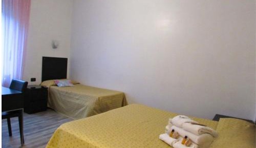 Economy Triple Room