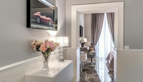 Deluxe King Suite