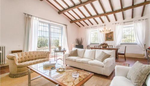 Three-Bedroom Vacation Home 