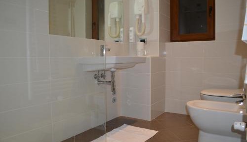 Double Room (1 Adult)