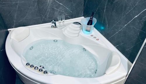Double Room with Spa Bath