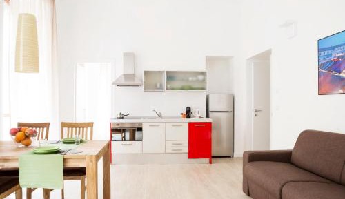 Large One-Bedroom Apartment with Balcony