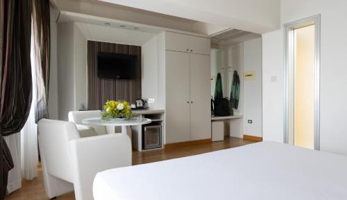 Junior Suite with Garden View