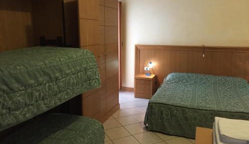 Family Room (2 Adults + 2 Children)