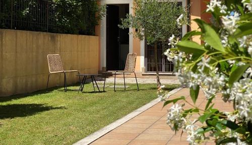 One-Bedroom Apartment with Garden