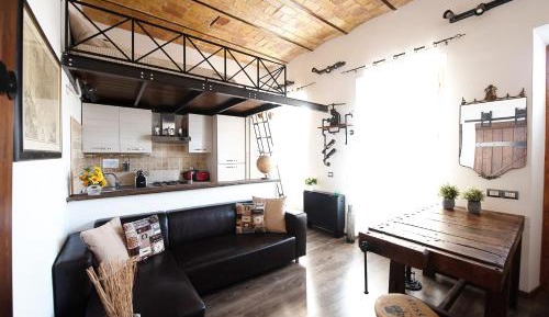 Three-Bedroom Deluxe Apartment