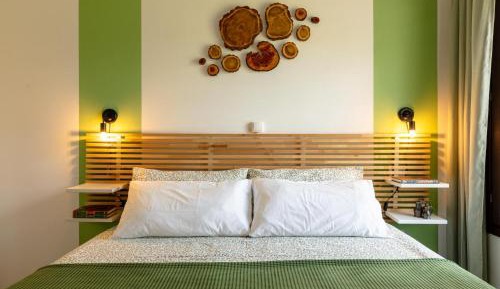Classic One-Bedroom Apartment with King Bed