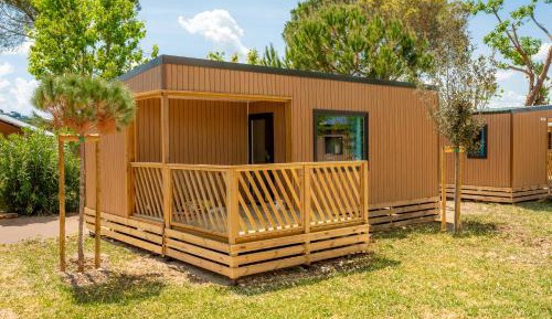 Deluxe Cottage (4 People)